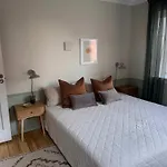Upscale 3Br Apt
