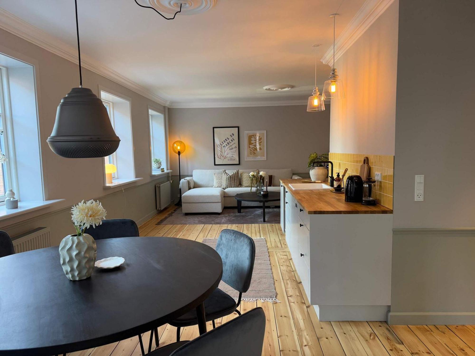 Upscale 3br
